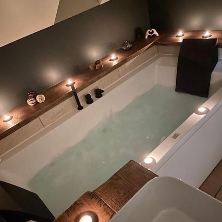 Les Secrets De La Baie - Le Refuge Spa Balneo 埃塔普勒 外观 照片